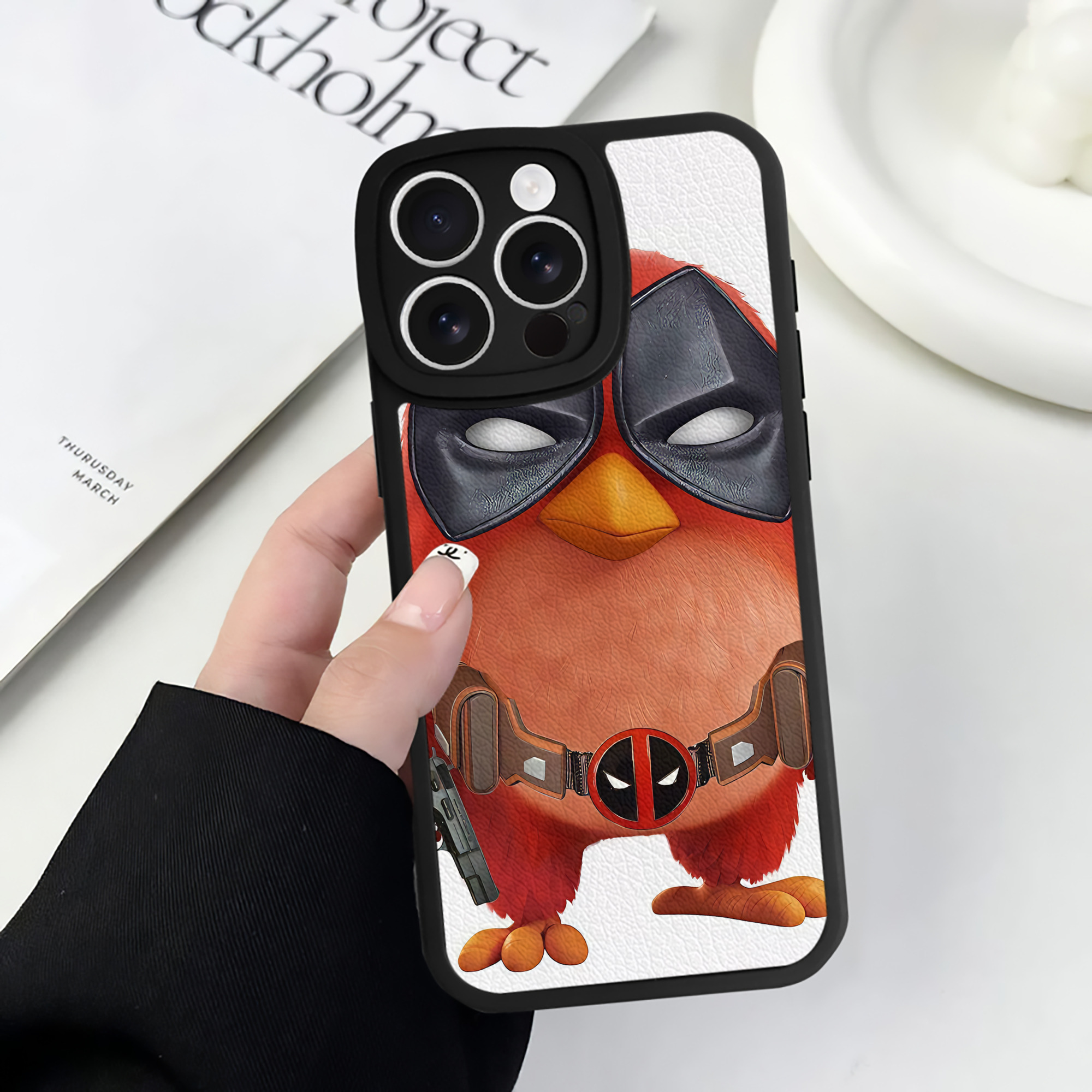 （画像用） Angry Birds アングリーバード 【iPhone 16シリーズ対応】シリコンスマホケース（レザー調） 材質：シリコン